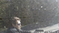 Policie stíhala zdrogovaného cizince v ukradeném aut�