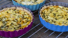 Mini quiche s bylinkami a balkánským sýrem