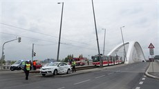 Nehoda na Trojském mostě (28.4.2017).