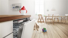 Pln� vestavné my�ky vypadají v kuchyni velmi dob�e, ovládací panel je umíst�ný...