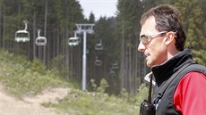 Nyn�j�í ná�elník Horské slu�by Jeseníky Michal Klime� pracuje u záchraná��...