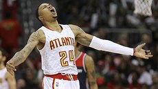 Kent Bazemore z Atlanty a jeho radost.