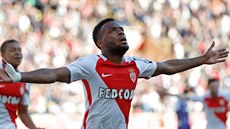 Thomas Lemar z Monaka oslavuje gól do sít� Toulouse.