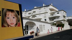 Portrét poheované Madeleine McCannové v letovisku Praia da Luz (5. dubna 2007)