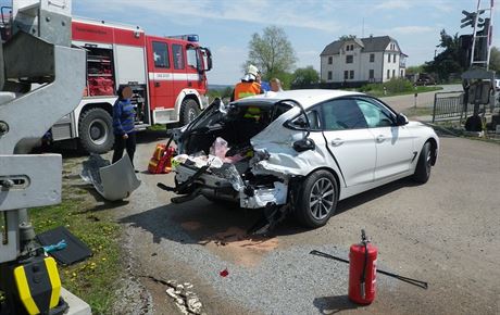 Na pejezdu poblí elezniní zastávky Povany se stetlo Pendolino s osobním...