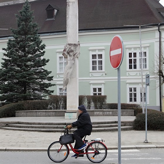 Na pelomu 70. a 80. let minulého století v Moravských Budjovicích vystavli...