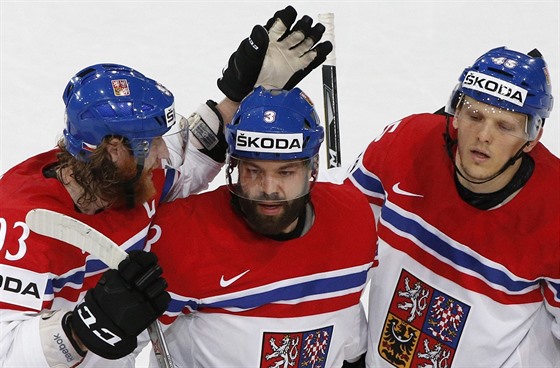 Čeští hokejisté slaví gól, ilustrační foto