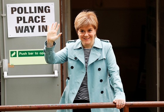 O sloení místních správ se bude rozhodovat i ve Skotsku. Na snímku skotská první ministryn Nicola Sturgeonová
