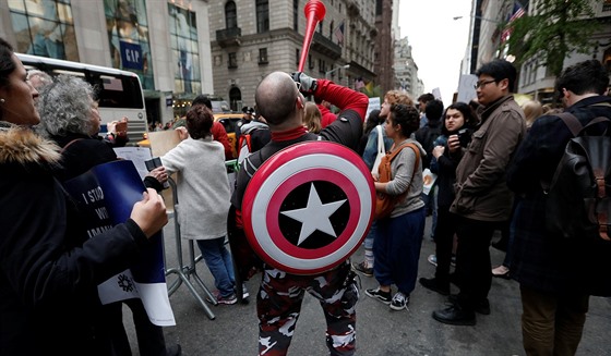 Na Donalda Trumpa ekaly v jeho domovském New Yorku stovky demonstrant....