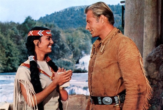 Daliah Laviová a Lex Barker ve filmu Old Shatterhand (1964)