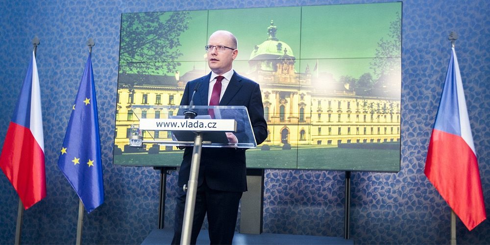 Premiér Bohuslav Sobotka na tiskové konferenci, na které oznámil, e pedá...