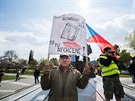 Blok proti islamizaci poádá v Praze prvomájový prvod. (1. kvtna 2017)