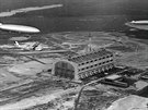 Hindenburg nad Lakehurstem pi jednom ze svých pílet v roce 1936. Hydroplán...