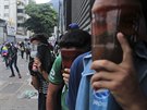 Ve Venezuele pokraují masové protesty proti prezidentovi Nicolási Madurovi (4....