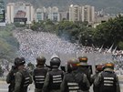 Ve Venezuele pokraují masové protesty proti prezidentovi Nicolási Madurovi (4....