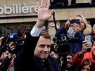 Favorit francouzských voleb, proevropský centrista Emmanuel Macron odvolil s...
