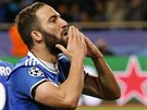 Gonzalo Higuaín z Juventusu se raduje z gólové trefy v utkání Ligy mistr s...