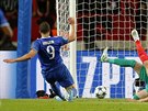 Gonzalo Higuaín stílí druhý gól Jvuentusu v utkání semifinále Ligy mistr...