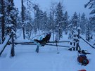 Markéta Peggy Marvanová překonává jednu z překážek na trase závodu Lapland...