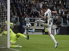 CHORVATSKÝ SOUBOJ Útoník Mario Manduki z Juventusu  v odvet semifinále Ligy...