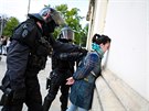 Policie pi prvomájových demonstracích v Brn zajistila 11 lidí.