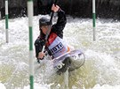 Kateina Kudjová bhem eského poháru vodních slalomá