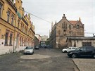 Novogotická struktura jádra z 19. století, vlevo bývalé dlnické domy, vpravo...