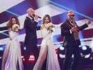 Moldavské trio Sunstroke s vokalistkami (Eurovize 2017)