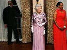 Britský princ Philip, královna Albta II. a manelka bermudského premiéra...