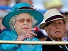 Britská královna Albta II.a  její manel princ Philip na dostizích v Kanad...
