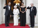 Britská královna Albta II., její manel princ Philip a exprezident USA Barack...