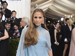 Jennifer Lopezová na Met Gala (New York, 1. května 2017)