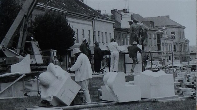 Na pelomu 70. a 80. let minulho stolet v Moravskch Budjovicch vystavli pamtnk padlm ve dvou svtovch vlkch. Dnes se mu ve mst k Andula, je to jeden z orientanch bod, lid si u Anduly napklad dvaj sraz.