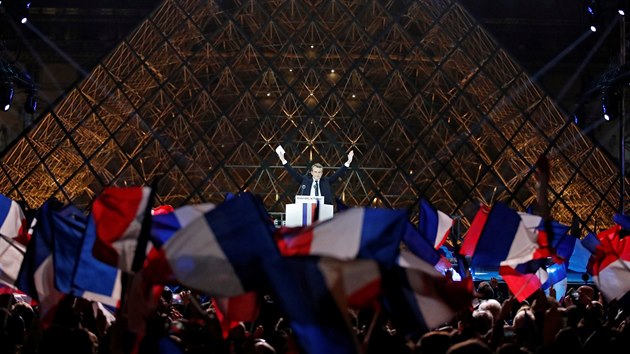 Emmanuel Macron pedstoupil za zvuk dy na radost, hymny Evropsk unie, ped...