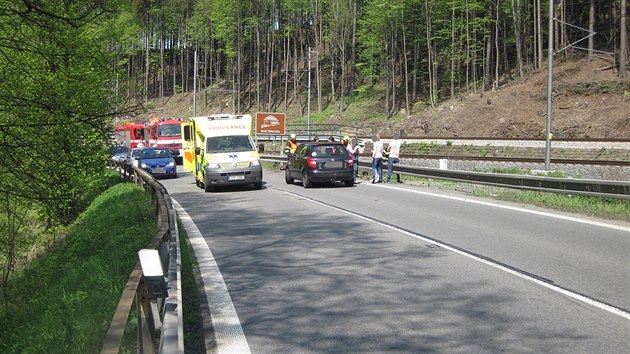 Nehoda motorke a osobnho automobilu u Valaskho Mezi (6. kvtna 2017).