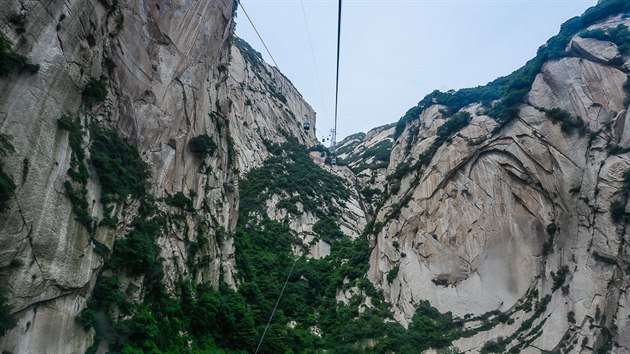 Cesta lanovkou na Severn vrchol nezabere ani deset minut.