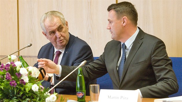 Prezident Miloš Zeman s hejtmanem Libereckého kraje Martinem Půtou.