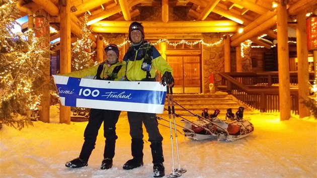 Markta Peggy Marvanov a Adam Zvika v cli zvodu Lapland Extreme Challenge ve Finsku. Jsou jedin v historii, kterm se podailo tuto sout dokonit.