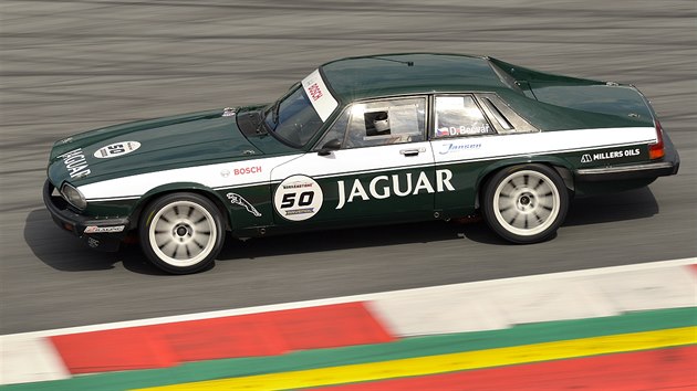 Historick zvodn vz Jaguar.