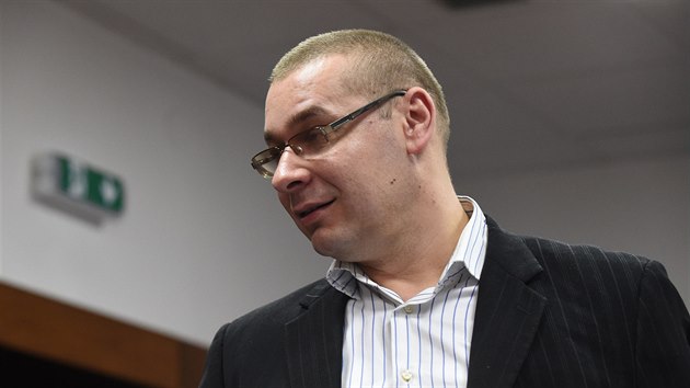 Ped sentem Vrchnho soudu v Olomouci stanul 2. kvtna Andrej Patskan z Ukrajiny obalovan z pepaden transportnho vozu v srpnu 2012 na Jihlavsku.