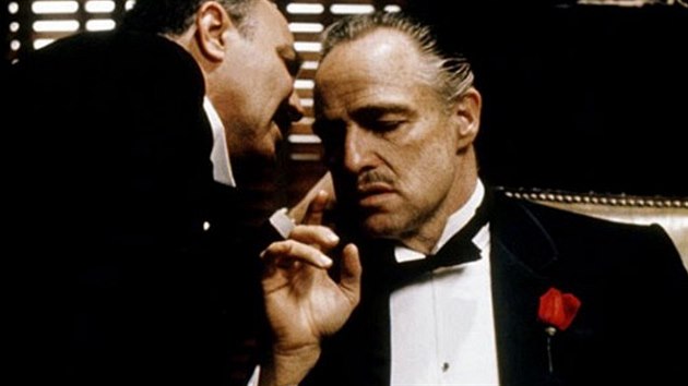Za hlavn roli ve filmu Kmotr dostal Marlon Brando Oscara.