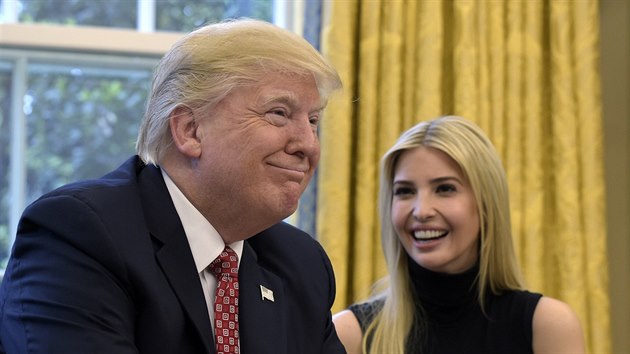 Donald Trump a jeho dcera Ivanka Trumpová (Washington, 24. dubna 2017)