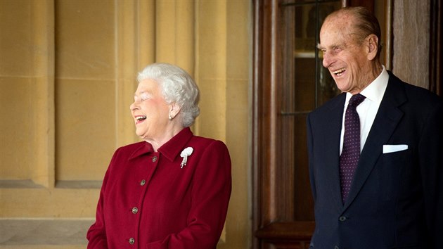 Britská královna Alžběta II. a její manžel princ Philip (Windsor, 11. dubna 2014)