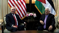 Americký ministr zahraničí Rex Tillerson a vůdce palestinské samosprávy Mahmúd...