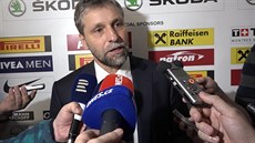 Voras si vorazí, vtipkoval Janda�. Na tým prý zvedá varovný prst