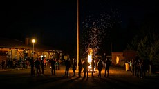 Svatojakubská noc v Borov nad Vltavou u eských Budjovic, kde krom pálení...