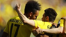 Fotbalisté Borussie Dortmund oslavují gól v zápase proti Hoffenheimu.