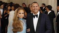 Jennifer Lopezová a Alex Rodriguez na Met Gala (New York, 1. kvtna 2017)