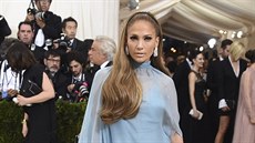Jennifer Lopezová na Met Gala (New York, 1. kvtna 2017)