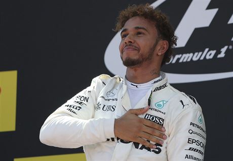 VTZ. Lewis Hamilton slav triumf ve Velk cen panlska formule 1 v...